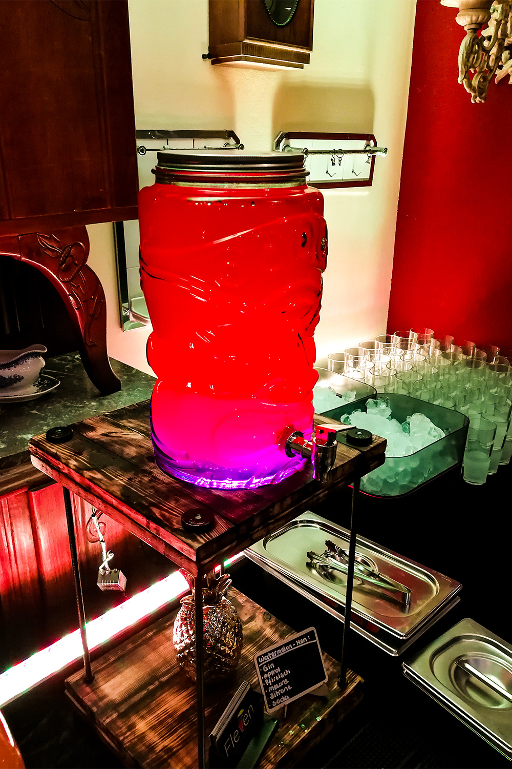 Barteam an einer Cocktailbar